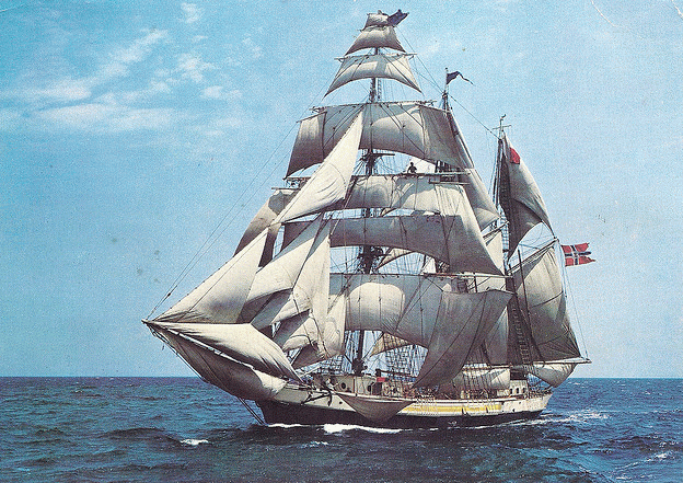 SS Regina Maris med leseil og månerekker