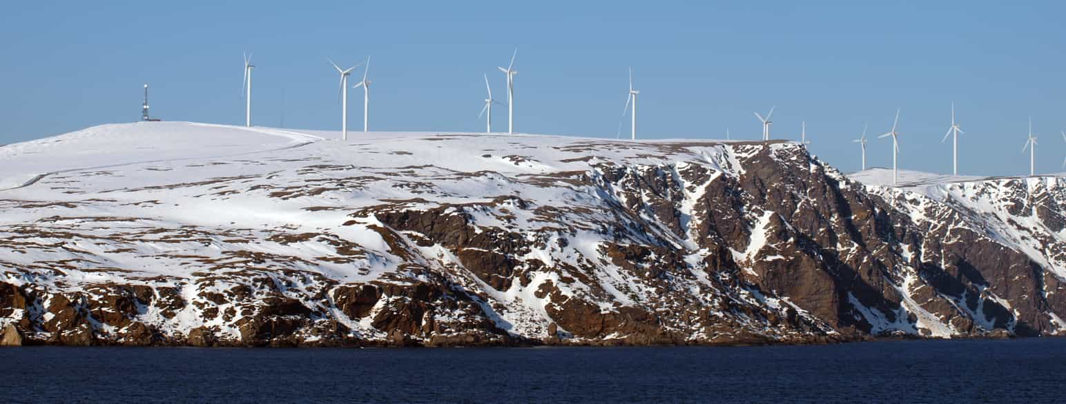 Vindkraftverk ved kysten