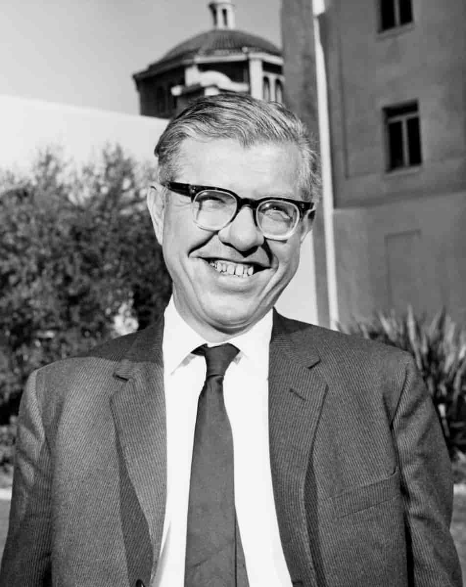 Fred Hoyle