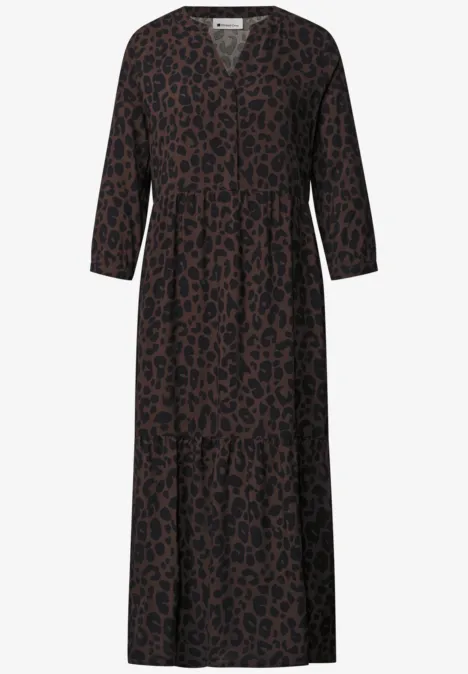 Midi-jurk met gespleten hals en print molten earth Lange jurk met V-hals en driekwart mouwen, zwart panterprint op donkerbruine achtergrond