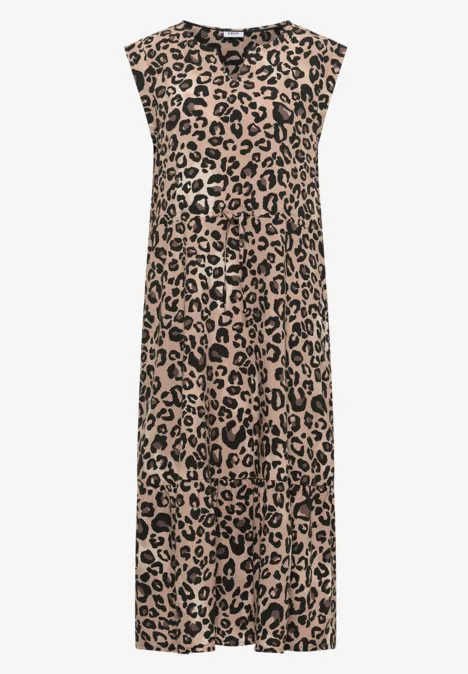 Midi-jurk met split in de hals en luipaardprint urban taupe Mouwloze midi-jurk met beige-zwarte luipaardprint, losse pasvorm.