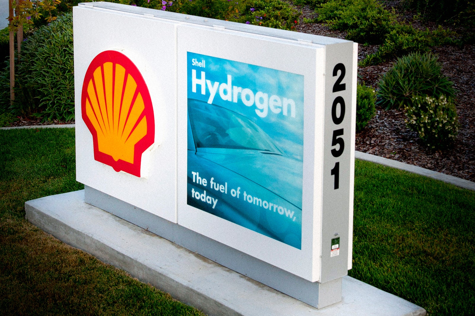 The Norwegian Company Blamed for California’s Hydrogen Car Woes