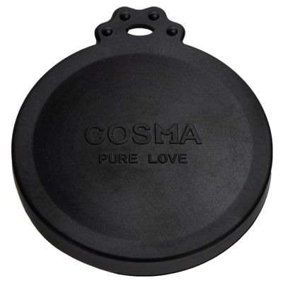 Tapa negra con inscripción 'COSMA PURE LOVE', adecuada para cerrar latas.