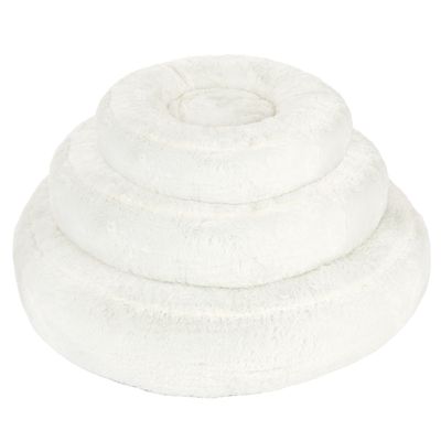 Weisses, rundes Plüschbett mit drei abgestuften Ringen, geeignet als Schlafplatz oder Liegefläche.