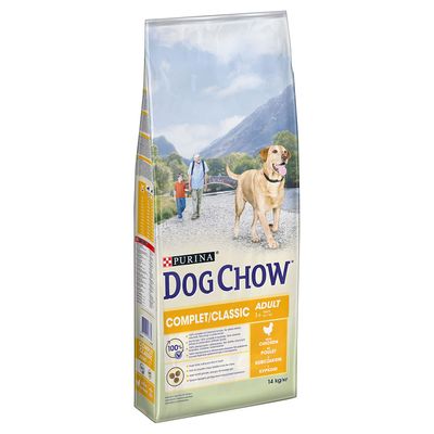 Purina Dog Chow Complet/Classic Adult 1+ csirkével, 14 kg. A csomagoláson kutya és emberek láthatók tájban.