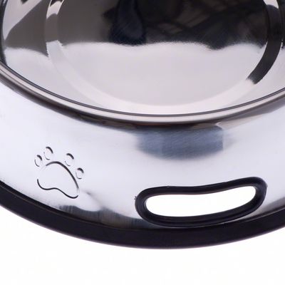 Comedero de acero inoxidable con huella en relieve y abertura para agarrar, anillo de goma antideslizante en la base.