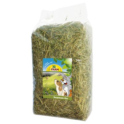 JR Farm Bergwiesen-Heu, świeże siano z naturalnych łąk górskich, opakowanie z ilustracją królika i świnki morskiej.