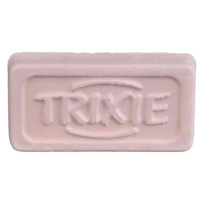 Trixie. Nombre de la marca visible en el producto rectangular.