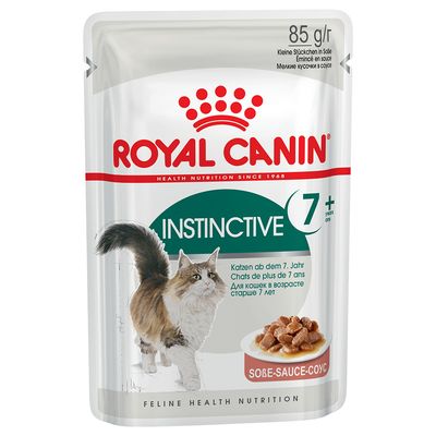 Royal Canin Instinctive 7+ macskaeledel, 85 g x 12, Vitality complex, gravy, Health Nutrition felirat látható a csomagoláson, hosszú szőrű macskával.