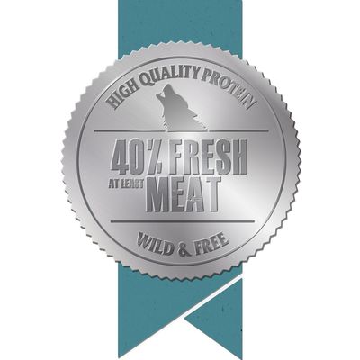 Ezüstérem felirattal: High Quality Protein, legalább 40% friss hús, Wild & Free.