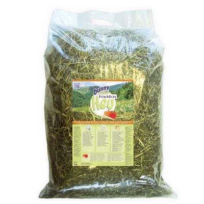 Bunny FrischGras hay, 2kg. Packaging with product information and ingredients list visible.
