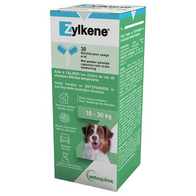 Zylkene, 30 cápsulas de administración oral. Ayuda a perros grandes (15-60 kg) a relajarse en situaciones difíciles como ruidos fuertes, viajes o visitas al veterinario.