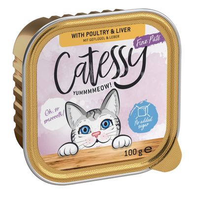 Catessy Fine Paté macskaeledel baromfival és májjal, 100 g, No added sugar, Yummmmeow!, Oh, so smoooth! feliratok láthatók a csomagoláson.