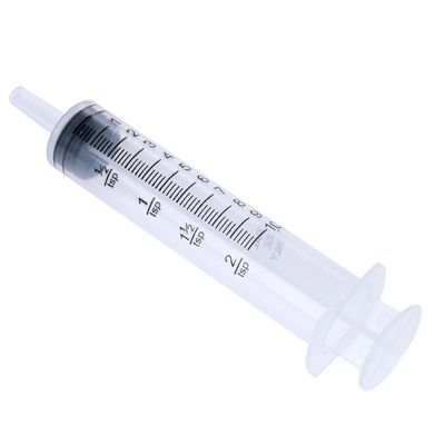 Przezroczysta strzykawka dozująca ze skalą w łyżeczkach i mililitrach, maksymalna pojemność 10 ml.