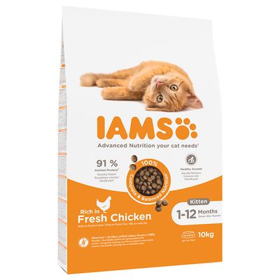 IAMS suha hrana za mačiće, bogata svježom piletinom, 91 % animal protein, za uzrast 1–12 mjeseci, pakiranje 10 kg. Vidljiv okrugli prozor s granulama.