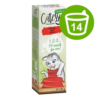 Catessy Chunks in Gravy, 14 x 85 g marhával. Macska illusztráció és szöveg: „1, 2, 3... 14 meals for me!”. Zöld szimbólum 14-es számmal az adagokhoz.