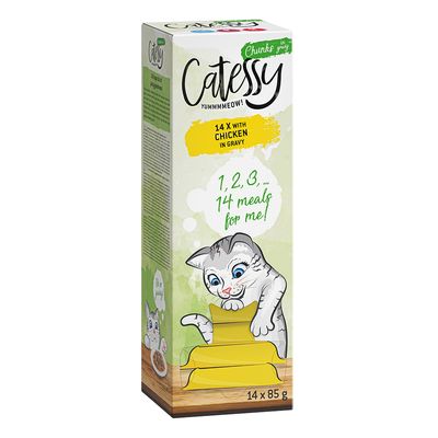 Catessy Chunks in Gravy, 14 x 85 g csirkével. Macska illusztráció sárga adagcsomagokkal és szöveggel: '1, 2, 3... 14 meals for me!'.