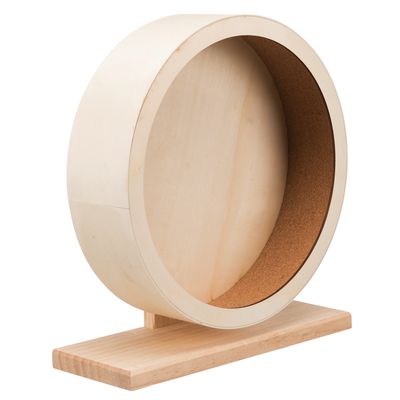 Rueda de ejercicio de madera clara con superficie interior de corcho y base estable, adecuada para pequeños animales.