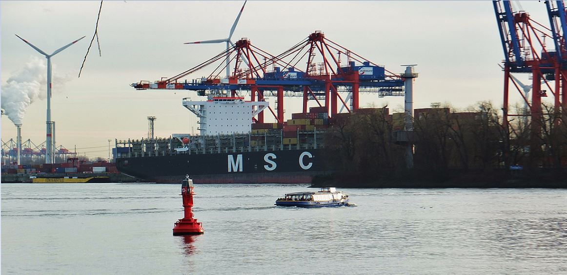 Hambug - Elbe - Einfahrt zum Parkhafen (rechts Bubendeyufer)