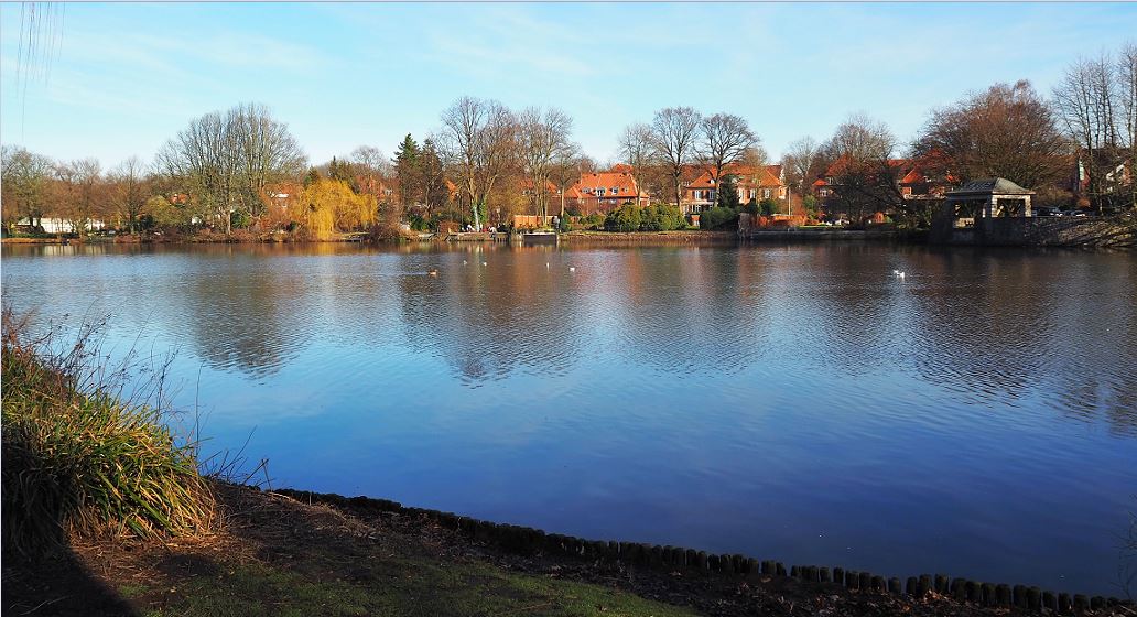 Hamburg - Eppendorf - Blick vom West- zum Ostufer der Alster (in Höhe Hayns Park)
