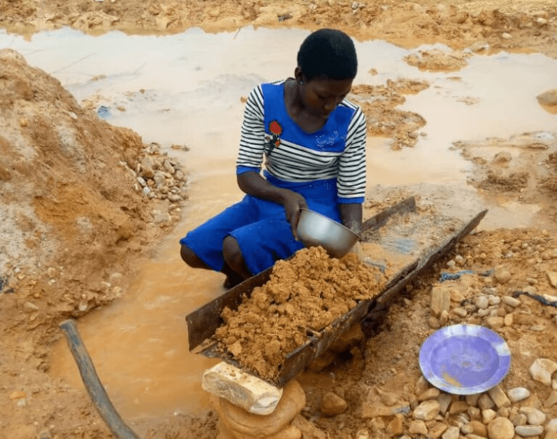 Article : Mines d'or, âmes perdues : l'histoire tragique des enfants travailleurs au Bénin