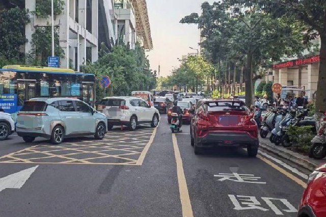 海口龙昆南路（山高路段）优化改造完成