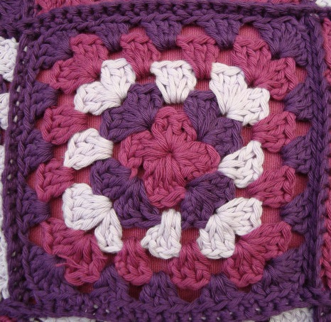 grannysquarekussen1
