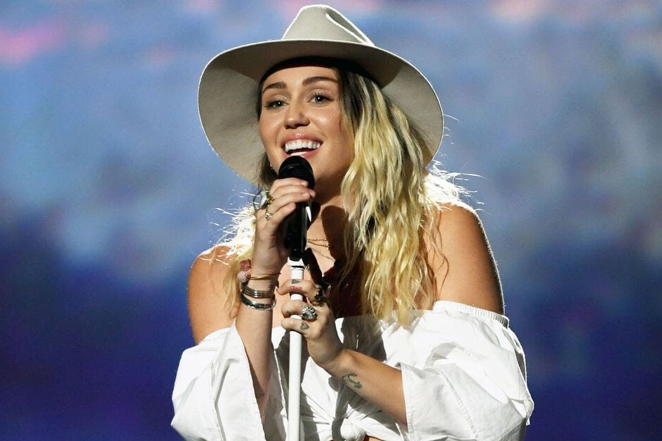 Miley Cyrus - Wrecking Ball ~歌詞和訳 1 Miley Cyrus Top Songs 1