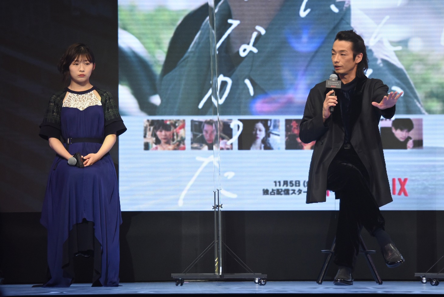左から伊藤沙莉、森山未來。
