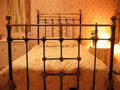 Brass bed 1