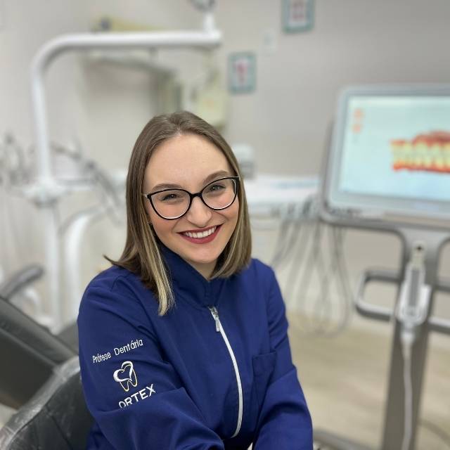 Dra. Emanuelle Maiola