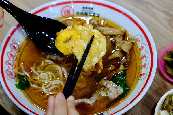 三重牛肉麵爆好評！順興集團麻油手沖牛肉麵、牛三寶麵＋甜品吃到