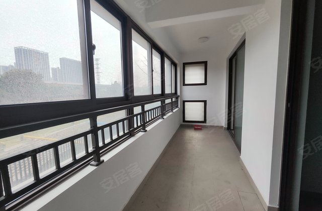 万科翡翠云台3室2厅128.01㎡158万二手房图片