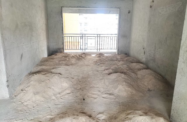 金源盛世4室2厅143.16㎡115万二手房图片