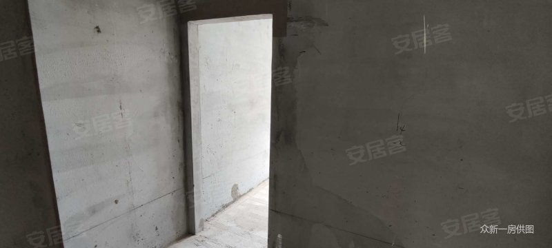 汇嘉壹方城4室2厅2卫143.89㎡南北85万
