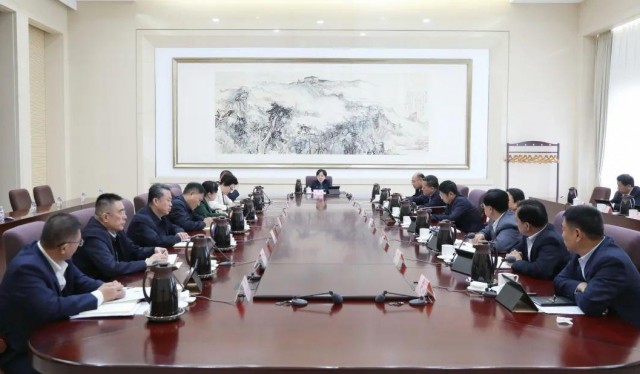 市政协党组理论学习中心组举行集体学习
