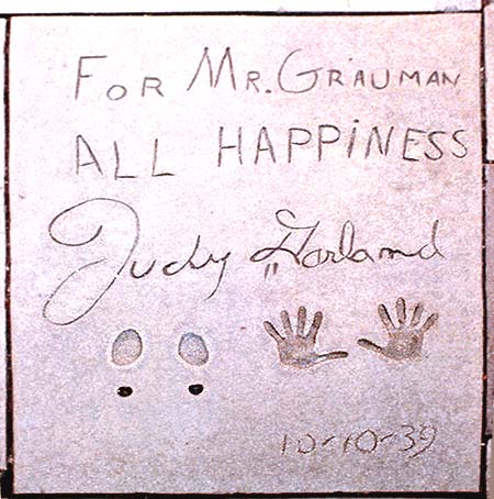 ChineseTheatreFootprints-JudyGarland
