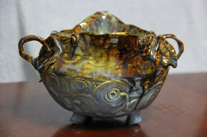 Front of the puffer fish jug