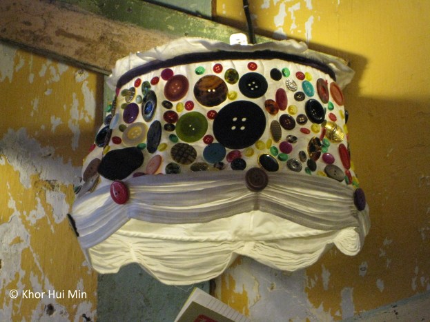 Button lamp