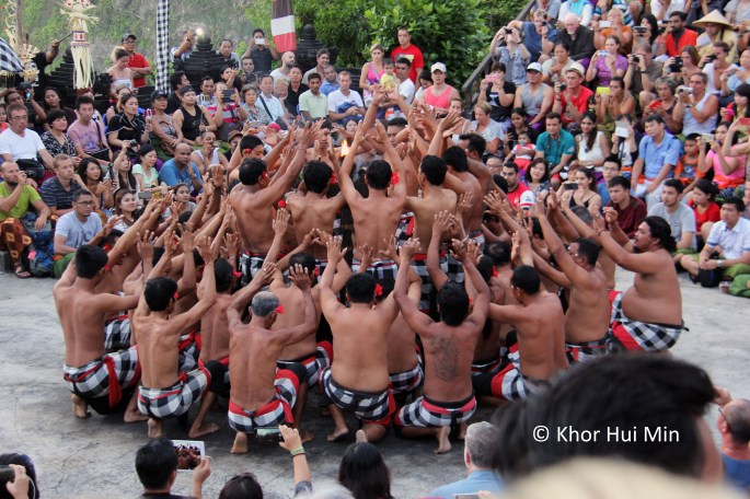 Tarian Kecak Uluwatu