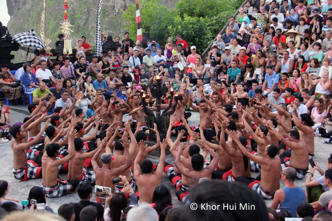 Tarian Kecak Uluwatu