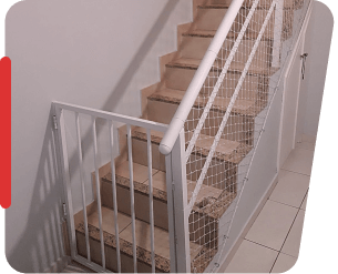 Tela de proteção para escadas