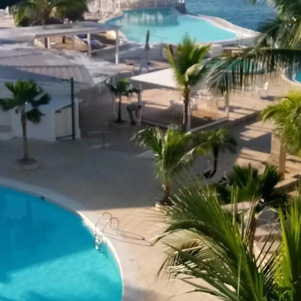 1 Sol Dominicus Solo Adultos Habitación con Entrada Independiente y Baño Privado – hotel w mieście Bayahibe