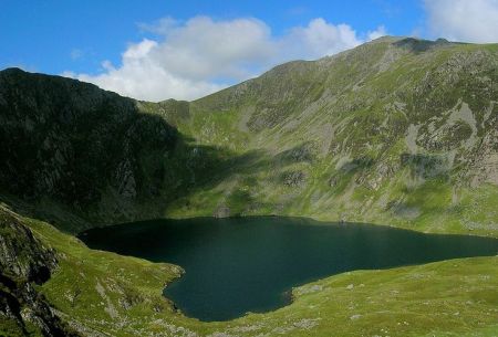 llyn-cau