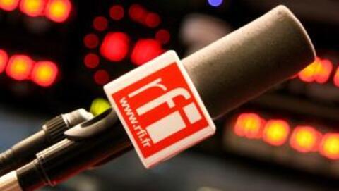 RFI - micro en studio RFI - Issy les Moulineaux.