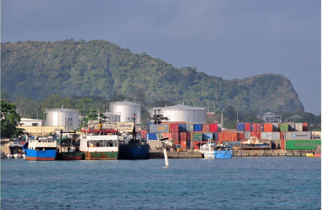 Back Office Data : Le port de Moroni, aux Comores.