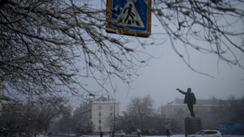 Памятник Ленину в городе Байконур неподалеку от  космодрома Байконур в Казахстане, 6 декабря 2021 года.