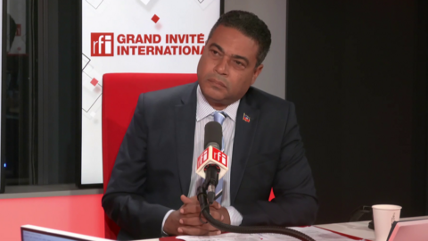 Jerry Tardieu, auteur, entrepreneur et député d’Haïti de 2016 à 2020. Leader du parti politique haïtien En Avant, dans le studio de RFI le 12 octobre 2024.