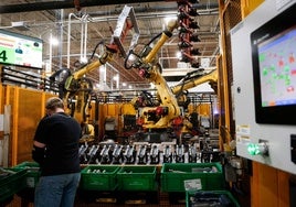 La industria auxiliar mira a EE.UU. para esquivar los aranceles de Trump