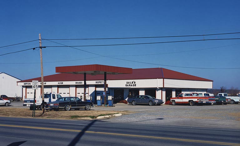 Old photo of Dale's Garage